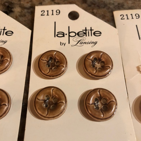 Assorted Button Collection - Multi-Color - Picture 7 of 12